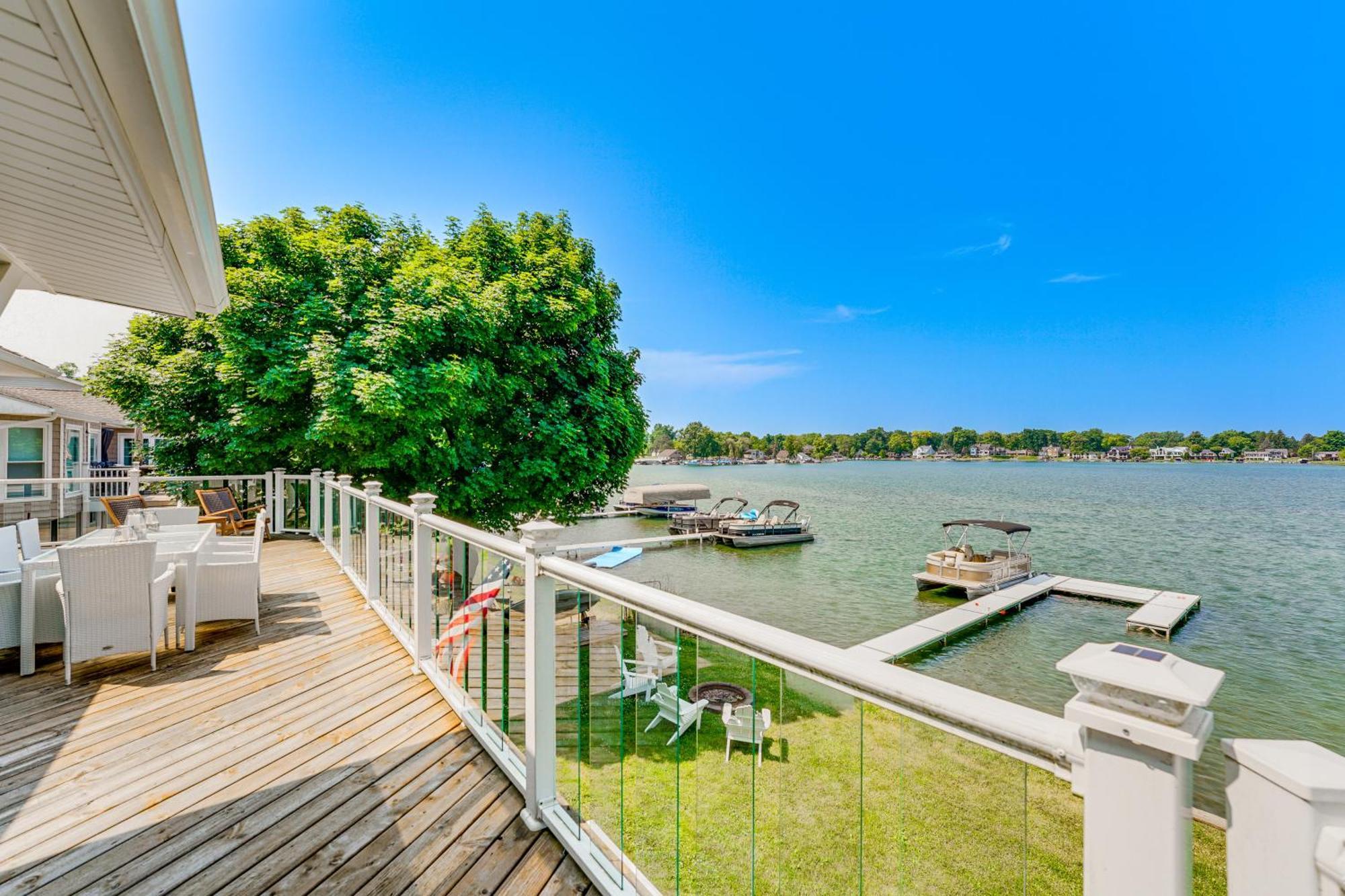 Waterfront Lake Fenton Home With Decks And Fire Pit! Exterior photo